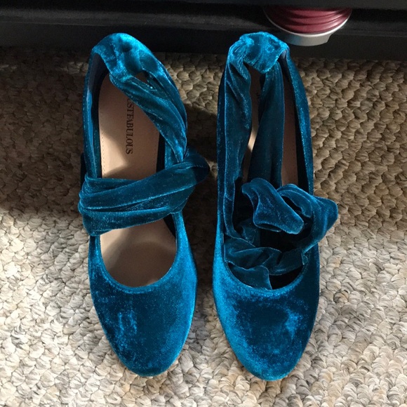 JustFab Shoes - Blue Suede Pumps